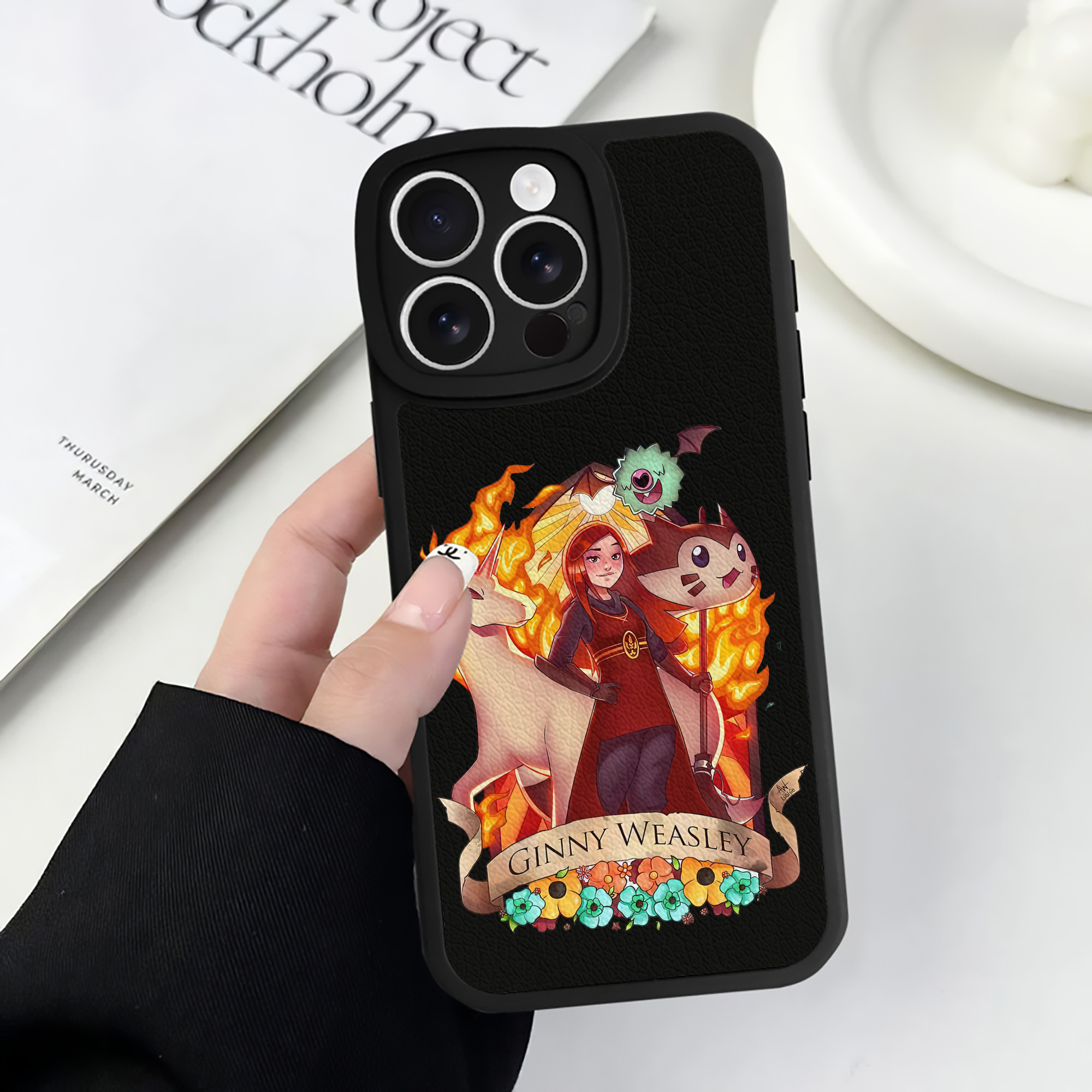 （画像用） Harry Potter ハリー・ポッターシリーズ 【iPhone 16シリーズ対応】シリコンスマホケース（レザー調） 材質：シリコン
